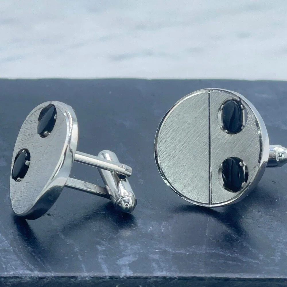 DANTE Silver Tone Etched Surface Black Stone 